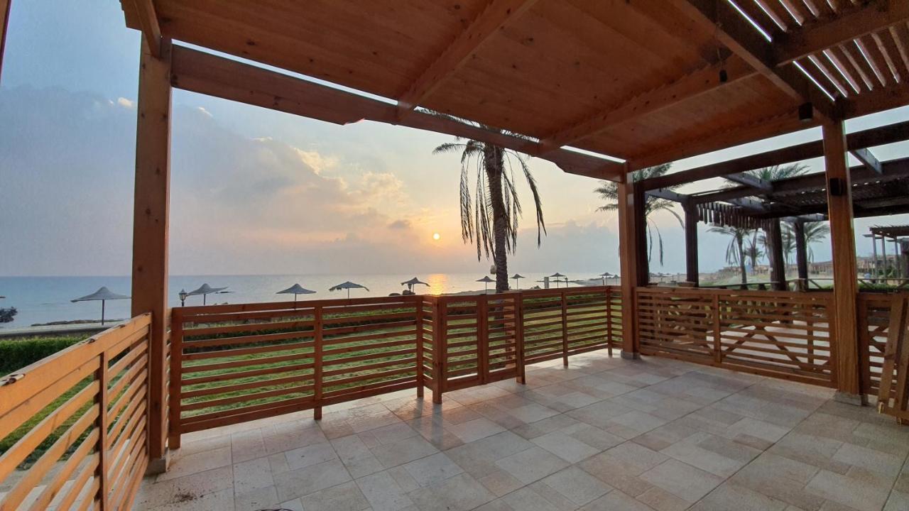 Breathtaking Luxury & Spacious Family 2-bed 1st Row Seaview At Stella Seaview Sokhna Hébergement de vacances
